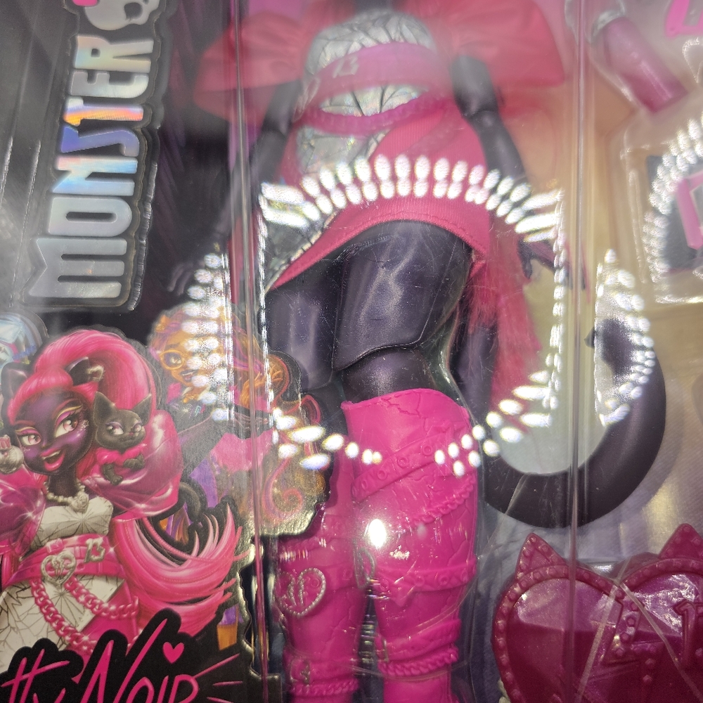 Monster High Catty Noir Doll G3 Amulet Series New in Box Mattel 2023 - Picture 4 of 10